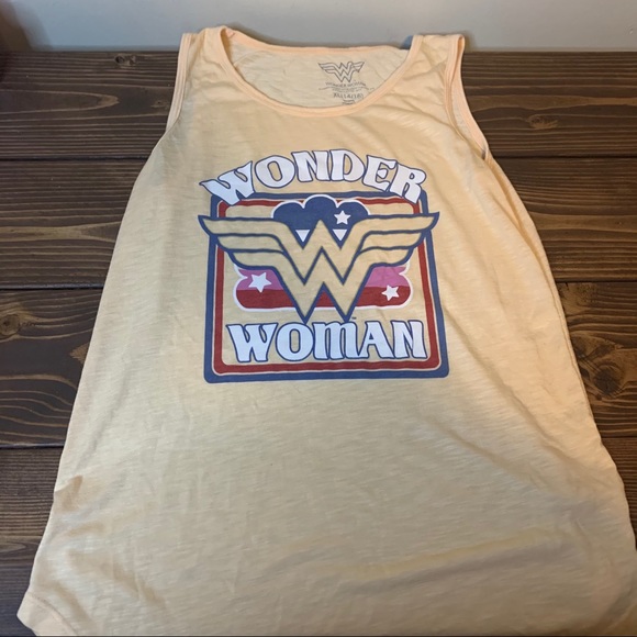 DC Comics Other - 3/$20 Wonder Woman Girls Tank Top